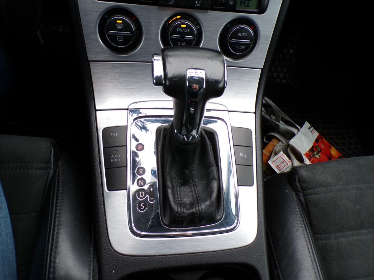 Volkswagen Passat Sedan 2,0 l 103 kw