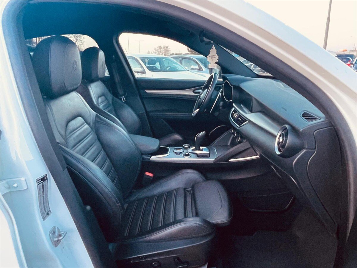 Alfa Romeo Stelvio SUV / Terénní 2,1 l 154 kw