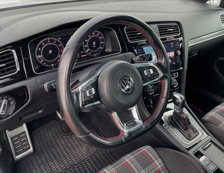 Volkswagen Golf Hatchback 2,0 l 210 kw