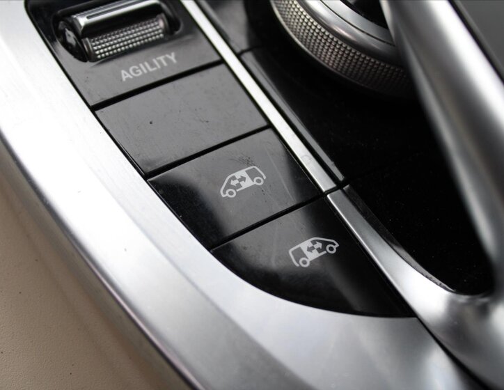 Mercedes-Benz Třídy V MPV 2,1 l 140 kw