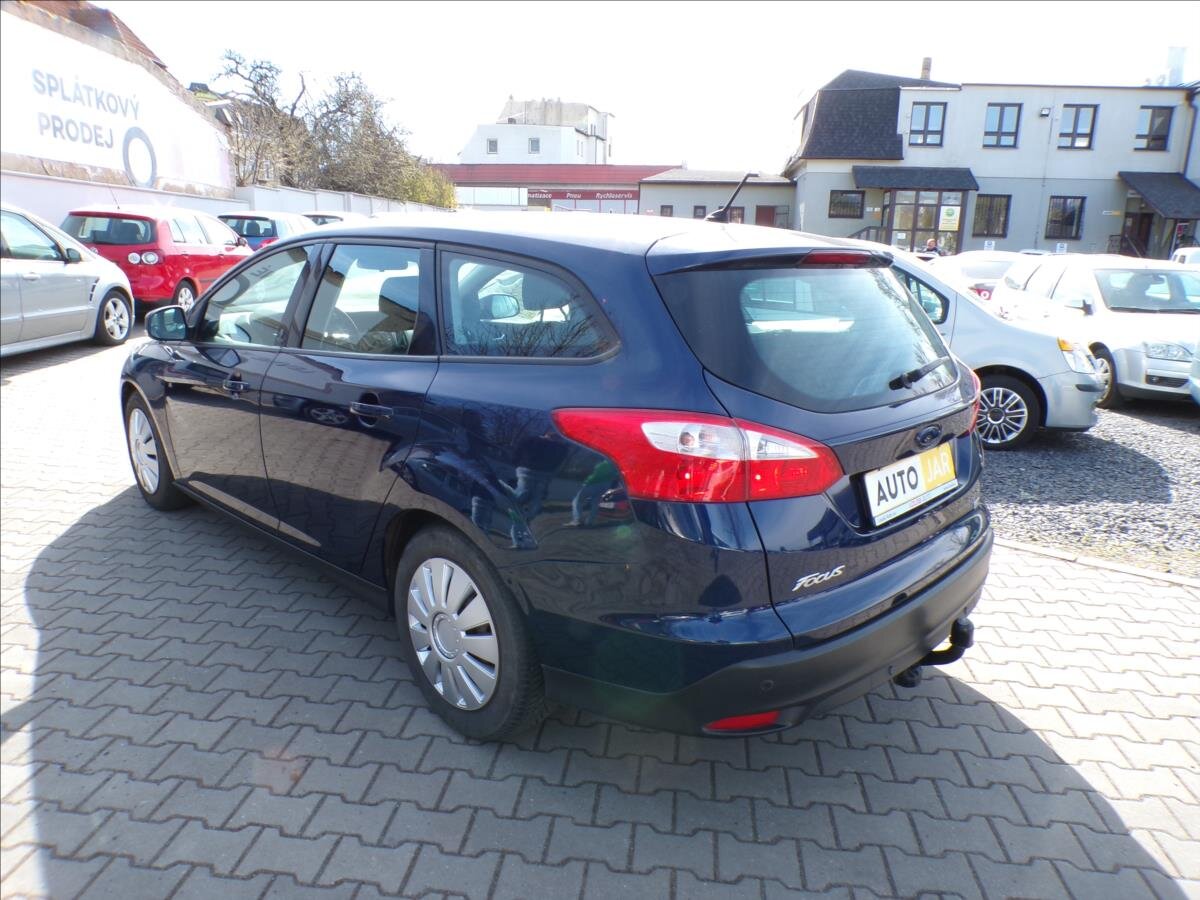Ford Focus Kombi 998,0 92 kw