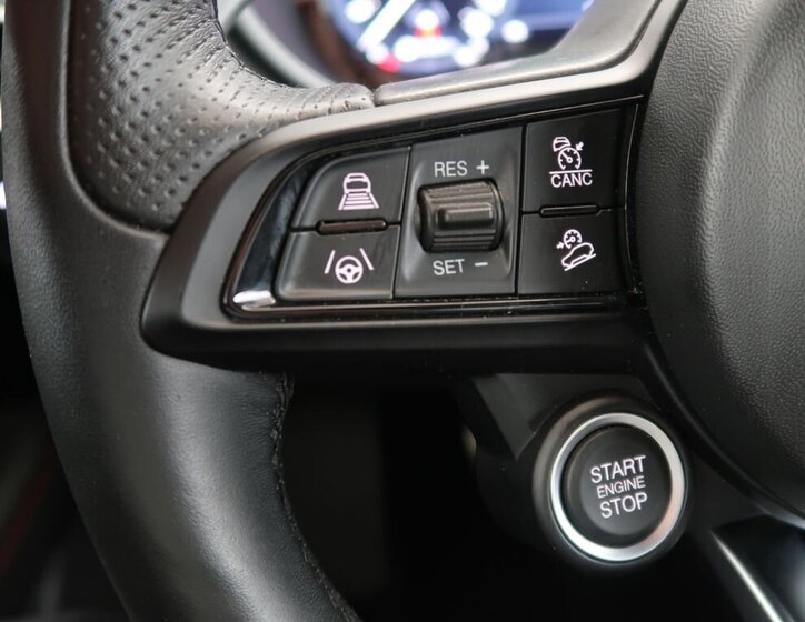 Alfa Romeo Stelvio SUV / Terénní 2,0 l 206 kw