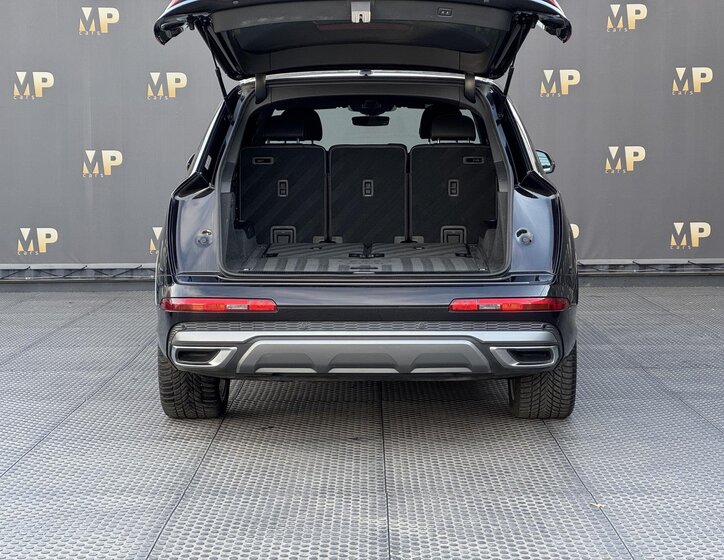 Audi Q7 9