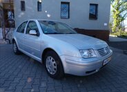 Volkswagen Bora Sedan / Limuzína 1,6 l 74 kw
