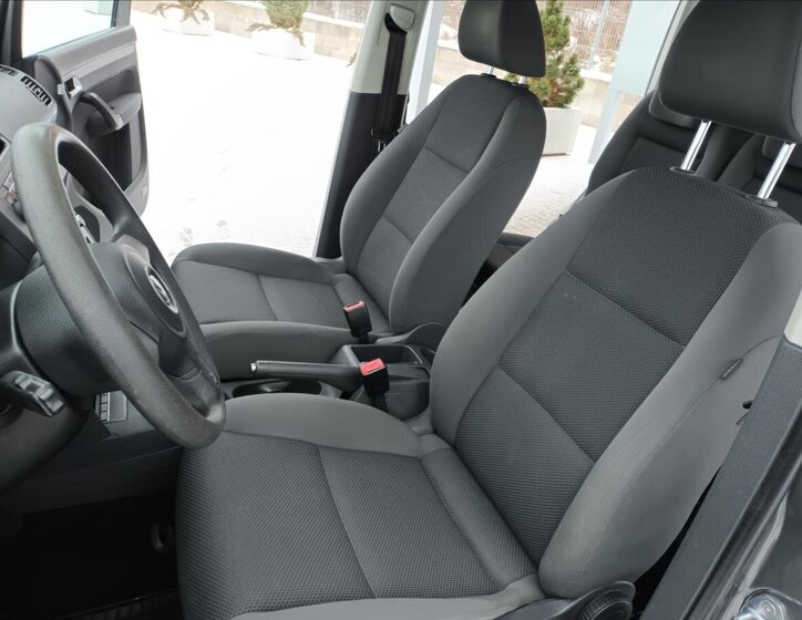 Volkswagen Touran MPV 1,2 l 77 kw