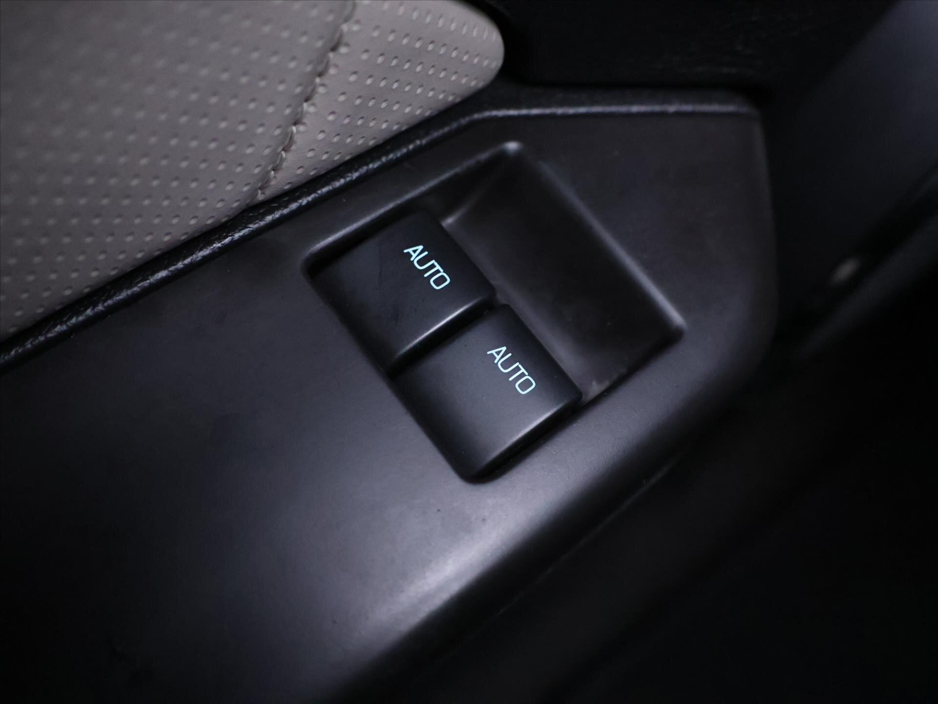 Ford Mustang Kupé 3,7 l 227 kw