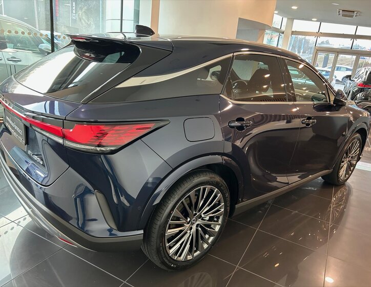 Lexus RX 450h+ SUV / Terénní 2,5 l 227 kw