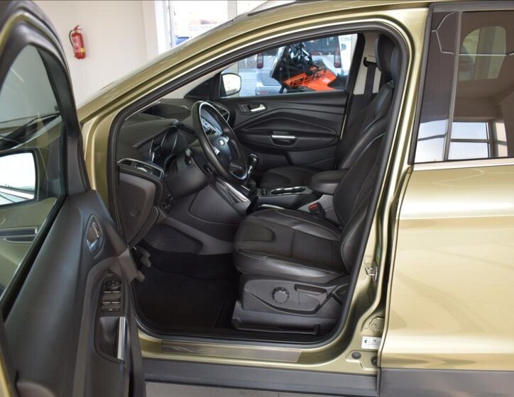 Ford Kuga SUV 1,5 l 110 kw