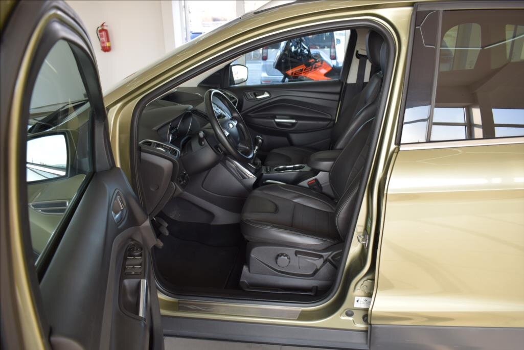 Ford Kuga SUV 1,5 l 110 kw