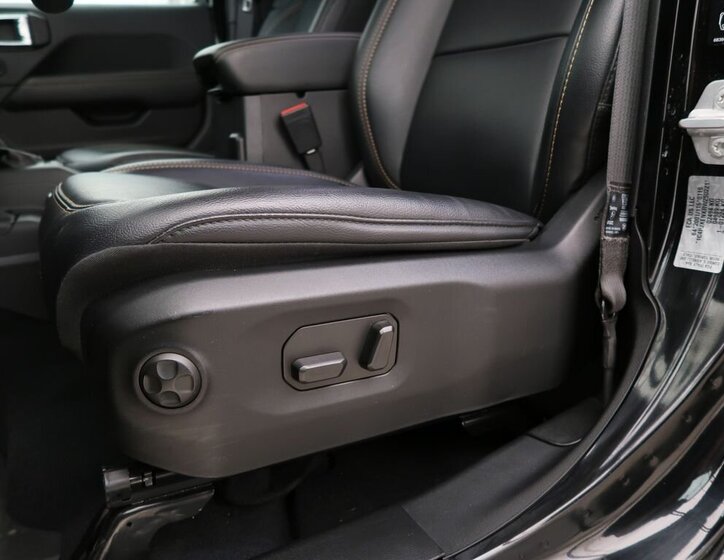 Jeep Wrangler SUV / Terénní 2,0 l 200 kw