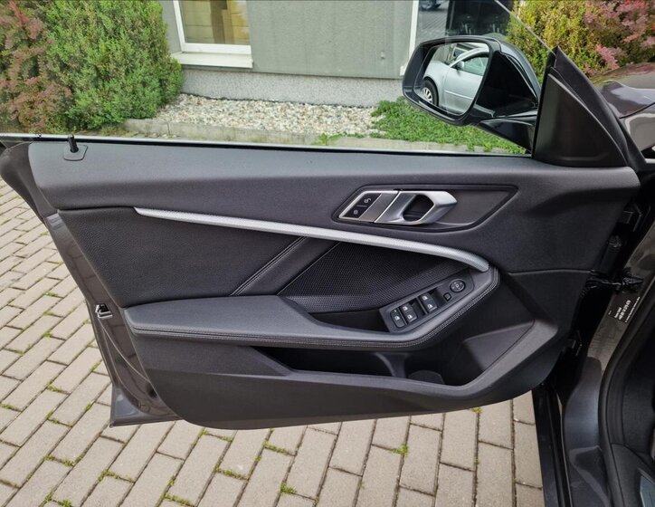 BMW Řada 2 Sedan / Limuzína 2,0 l 110 kw