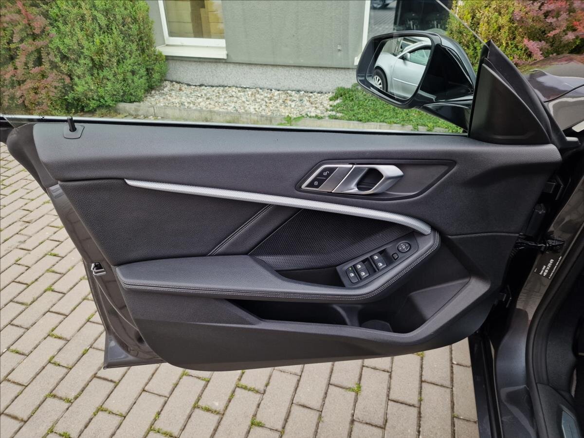 BMW Řada 2 Sedan / Limuzína 2,0 l 110 kw