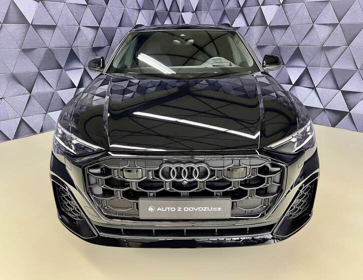 Audi Q8 2