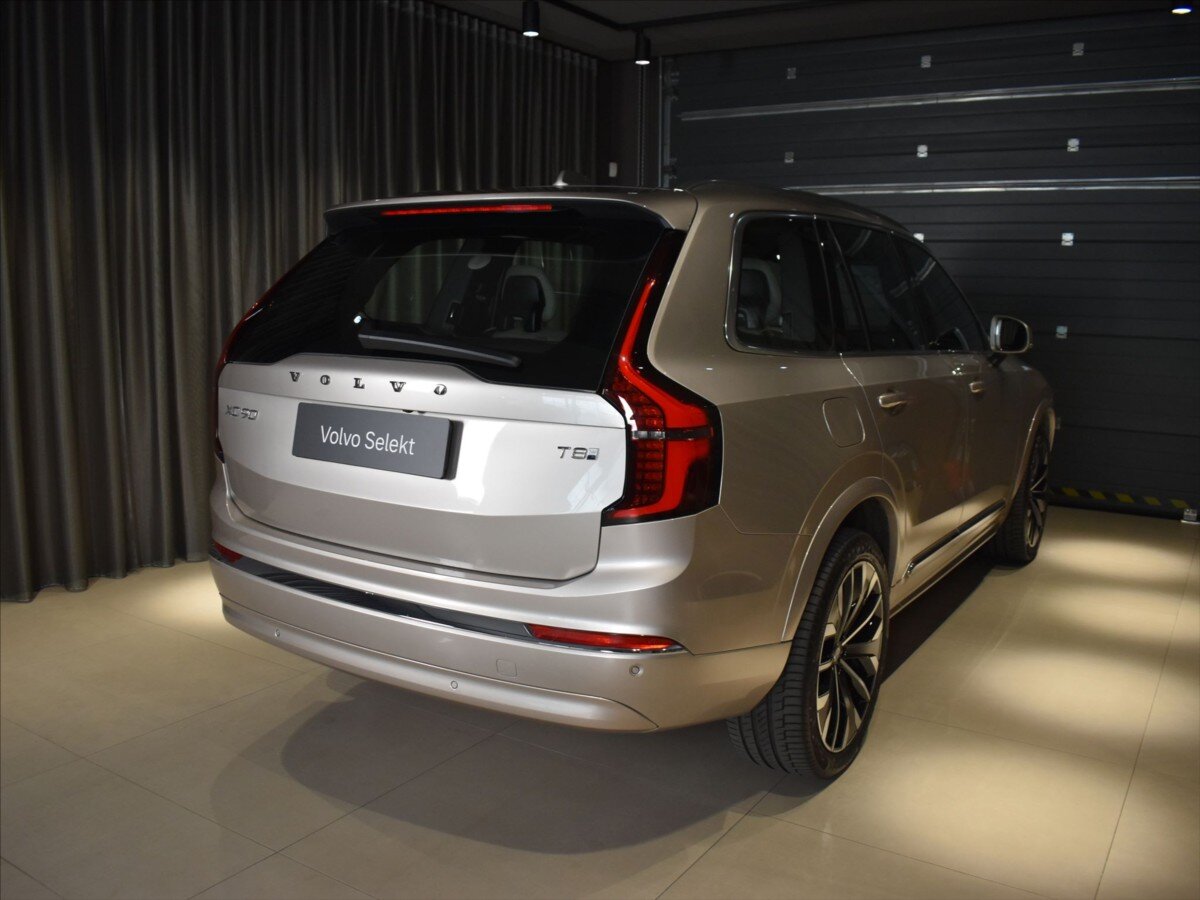 Volvo XC90 SUV / Terénní 2,0 l 228 kw