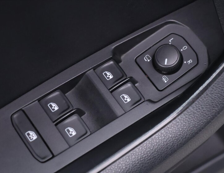 Škoda Karoq SUV / Terénní 2,0 l 110 kw