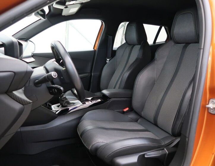 Peugeot 2008 SUV 1,2 l 96 kw