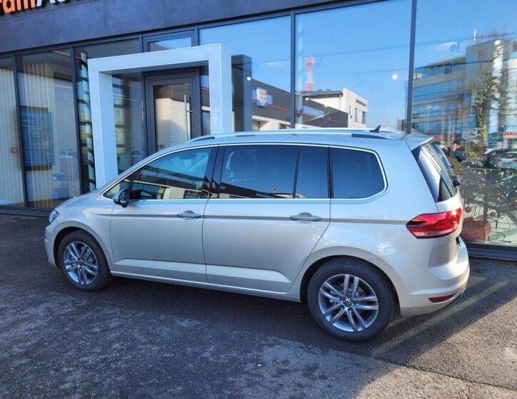 Volkswagen Touran MPV 1,5 l 110 kw