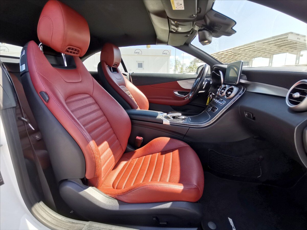 Mercedes-Benz Třídy C Kabriolet 2,0 l 180 kw