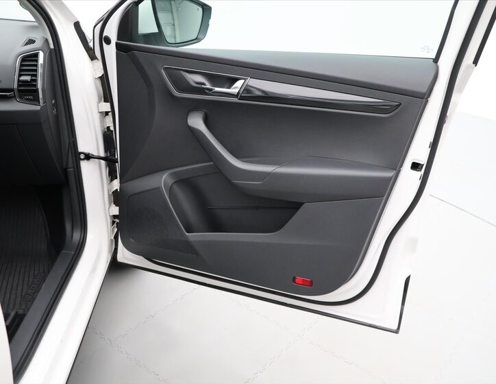 Škoda Karoq SUV / Terénní 1,6 l 85 kw