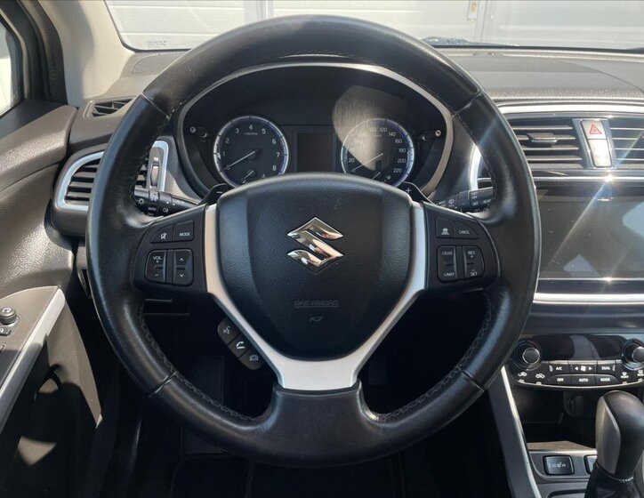 Suzuki SX4 S-Cross 13