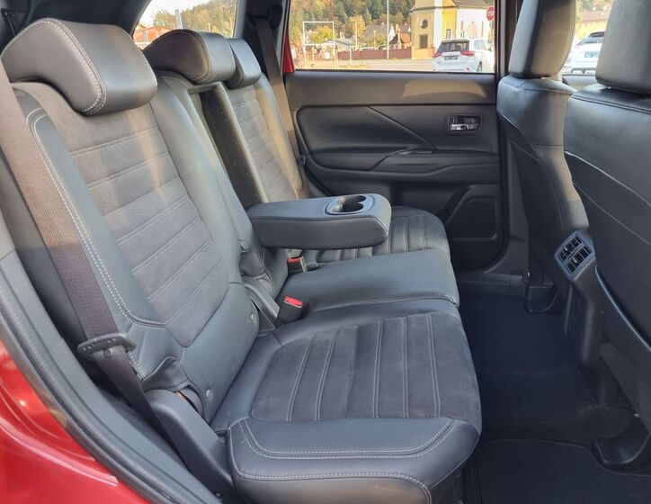 Mitsubishi Outlander 11