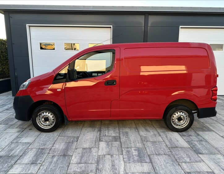 Nissan NV200 9