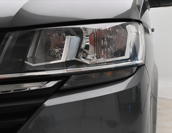 Volkswagen Transporter Skříň 2,0 l 110 kw