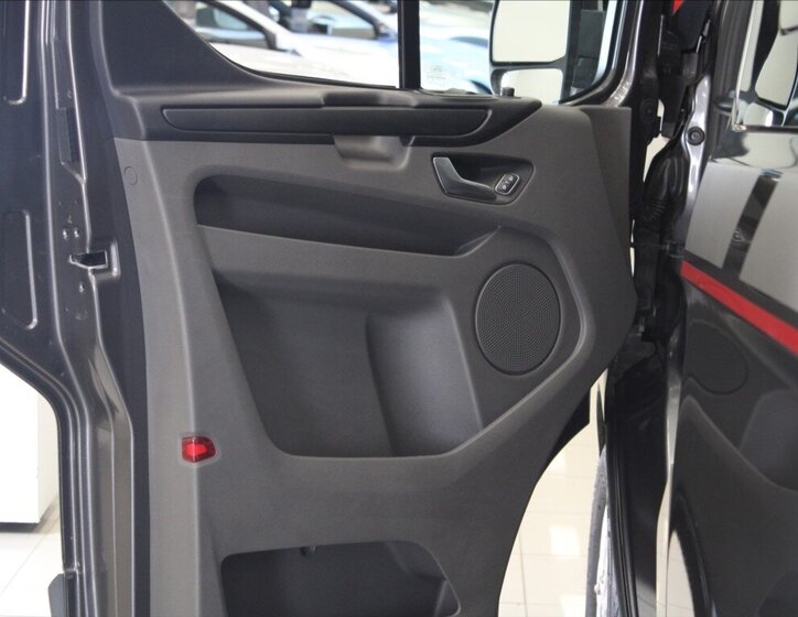 Ford Tourneo Custom MPV 2,0 l 110 kw