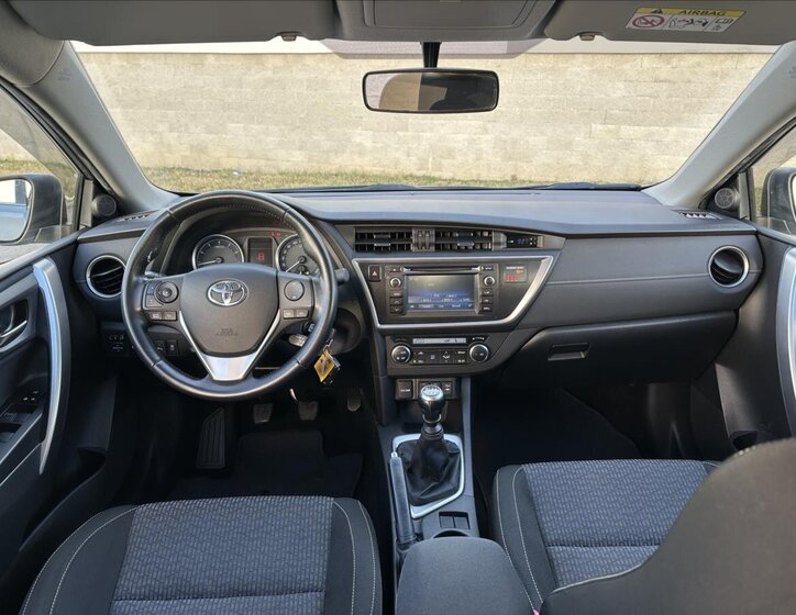 Toyota Auris Kombi 1,6 l 98 kw