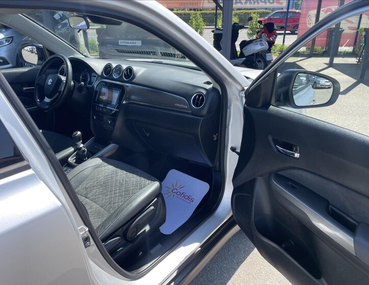 Suzuki Vitara SUV / Terénní 1,4 l 103 kw
