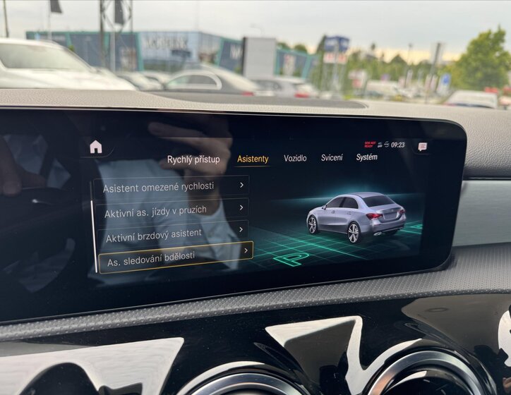 Mercedes-Benz Třídy A Sedan / Limuzína 1,3 l 120 kw