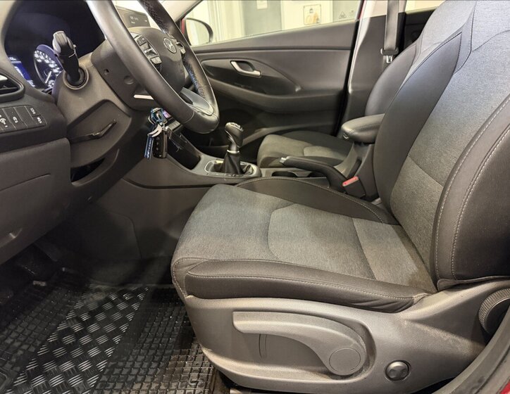 Hyundai i30 Sedan / Limuzína 1,5 l 117 kw