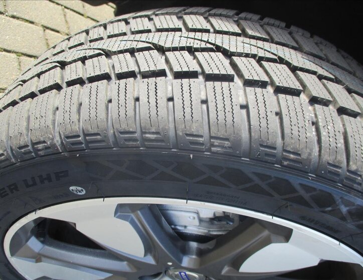 Volvo XC70 Kombi 2,4 l 120 kw