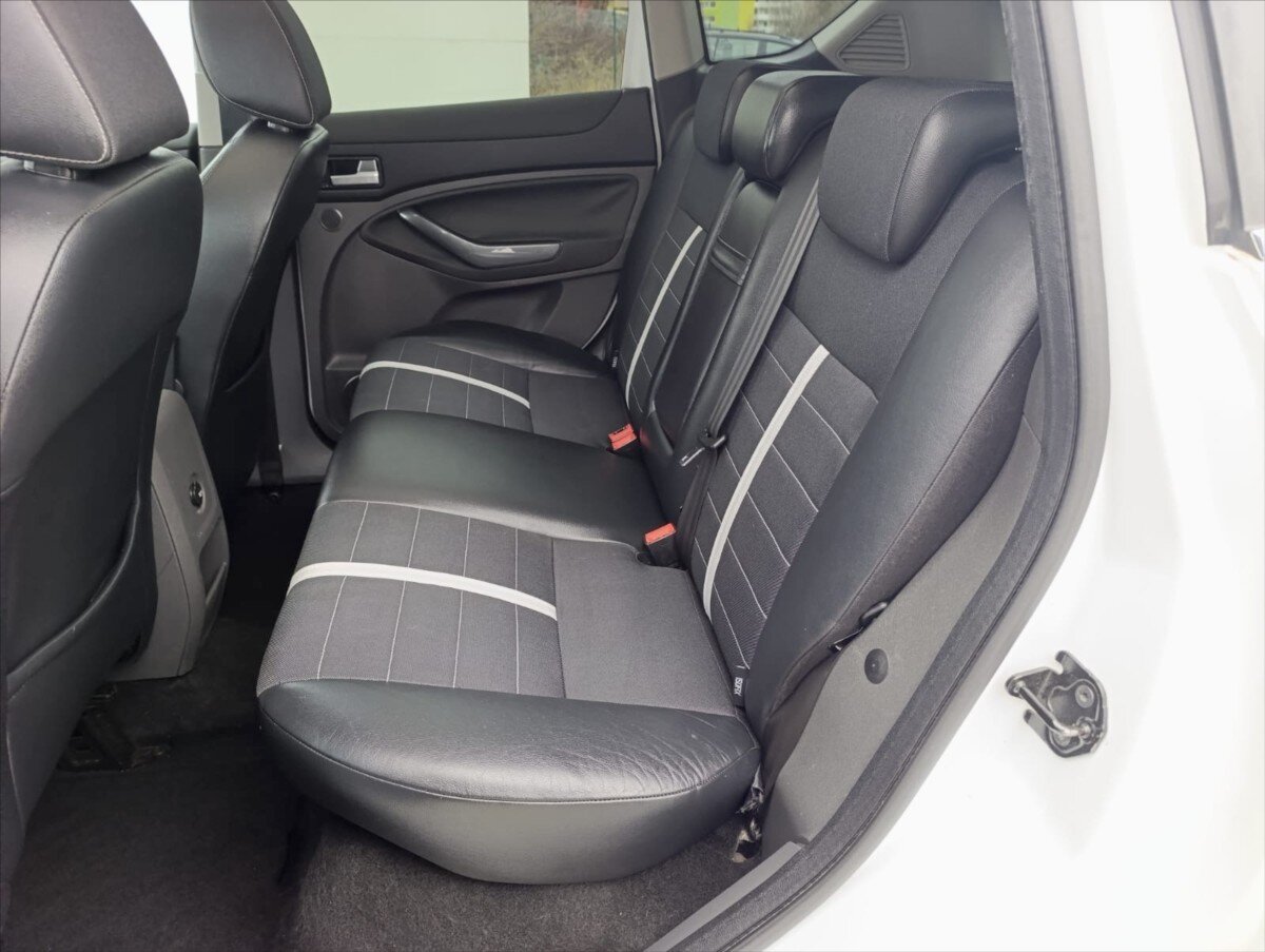 Ford Kuga SUV / Terénní 2,0 l 120 kw