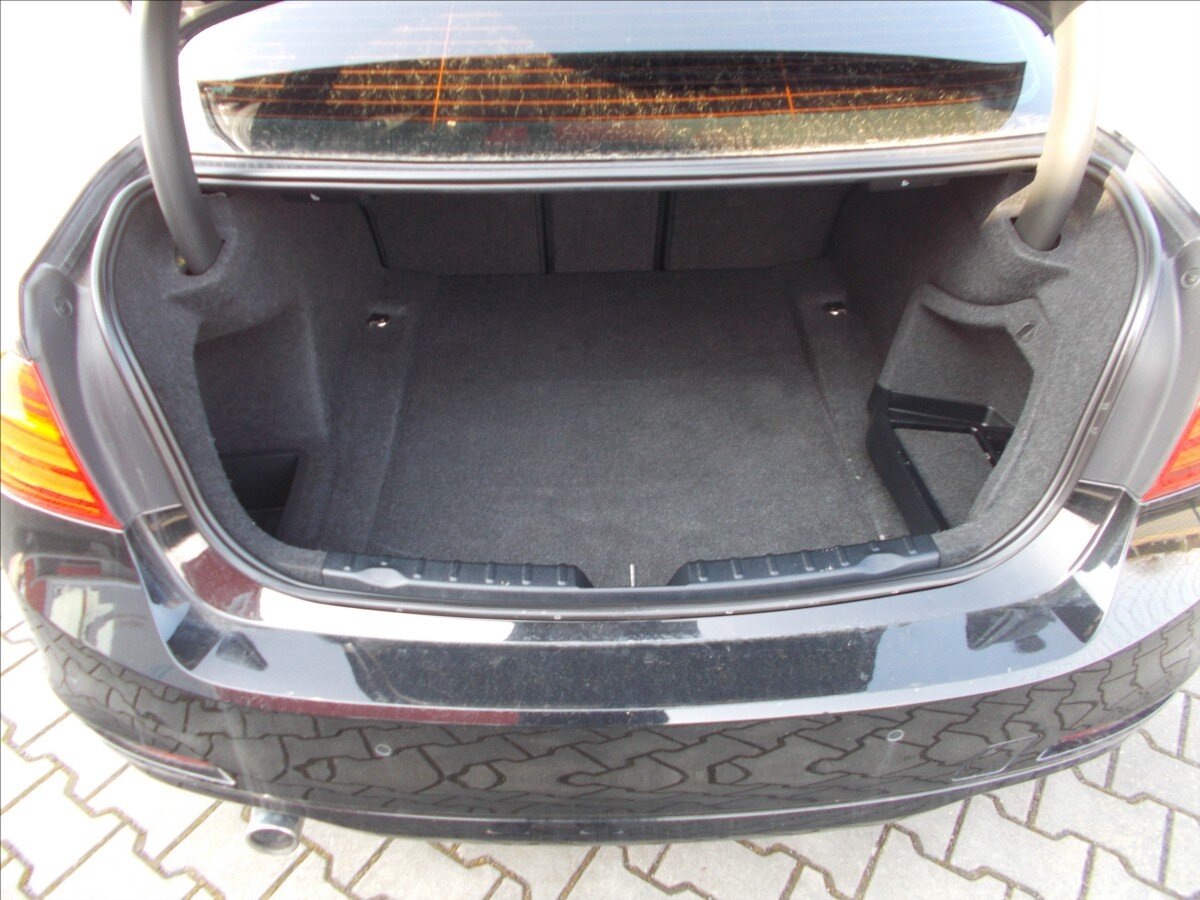 BMW Řada 3 Sedan / Limuzína 2,0 l 135 kw