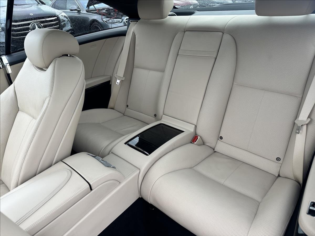 Mercedes-Benz CL Kupé 4,7 l 320 kw