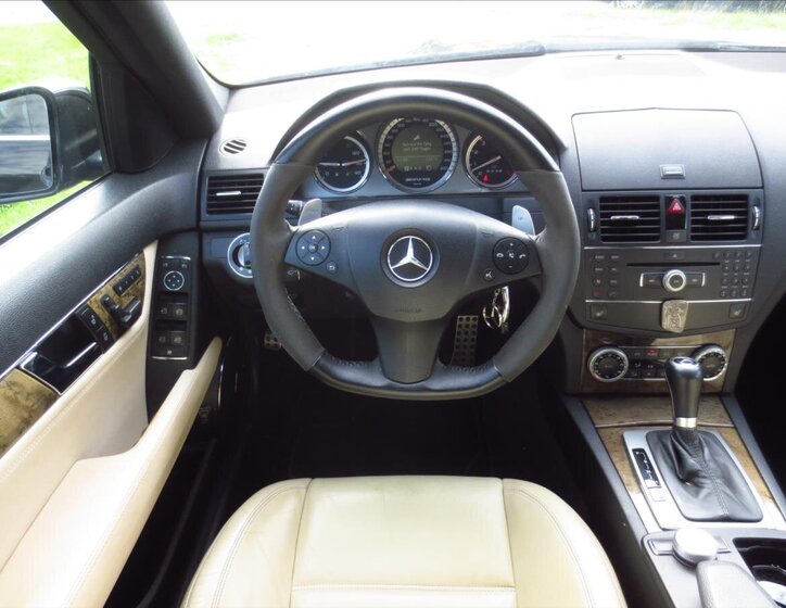 Mercedes-Benz Třídy C Kombi 6,2 l 336 kw