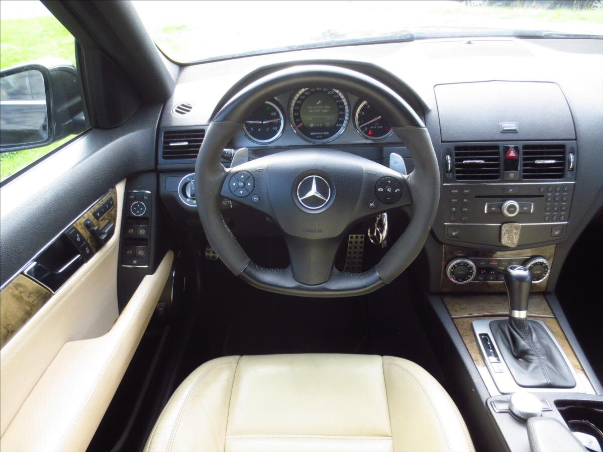 Mercedes-Benz Třídy C Kombi 6,2 l 336 kw