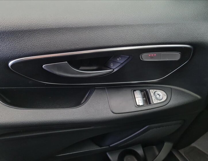 Mercedes-Benz Vito MPV 2,0 l 174 kw