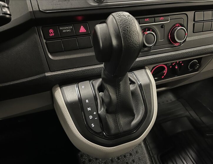 Volkswagen Transporter 11