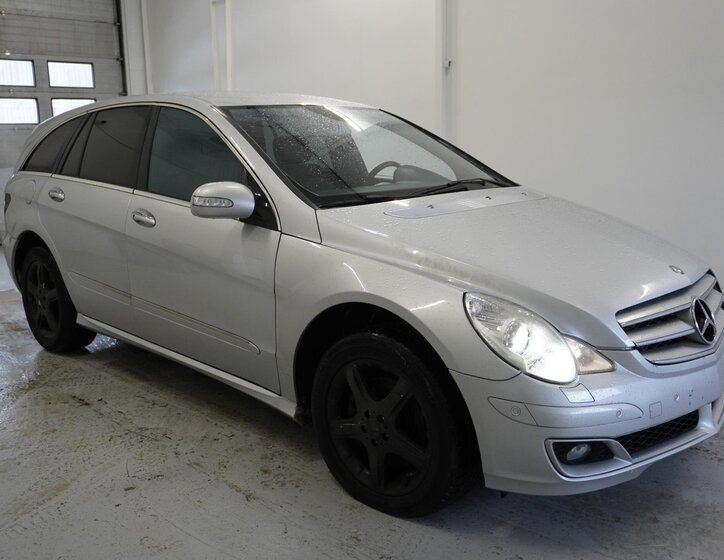 Mercedes-Benz Třídy R SUV 5,0 l 225 kw