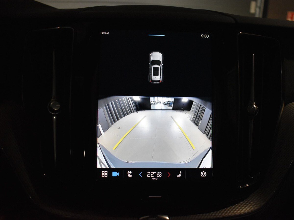 Volvo XC60 SUV / Terénní 2,0 l 145 kw