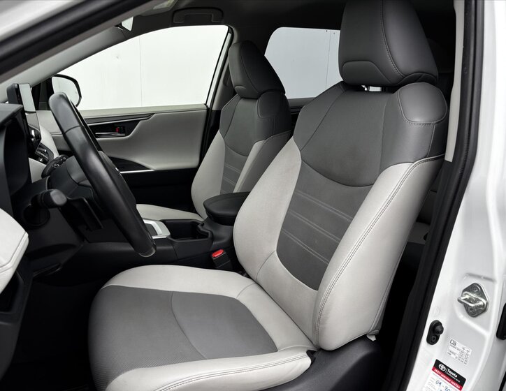 Toyota RAV4 SUV / Terénní 2,5 l 131 kw