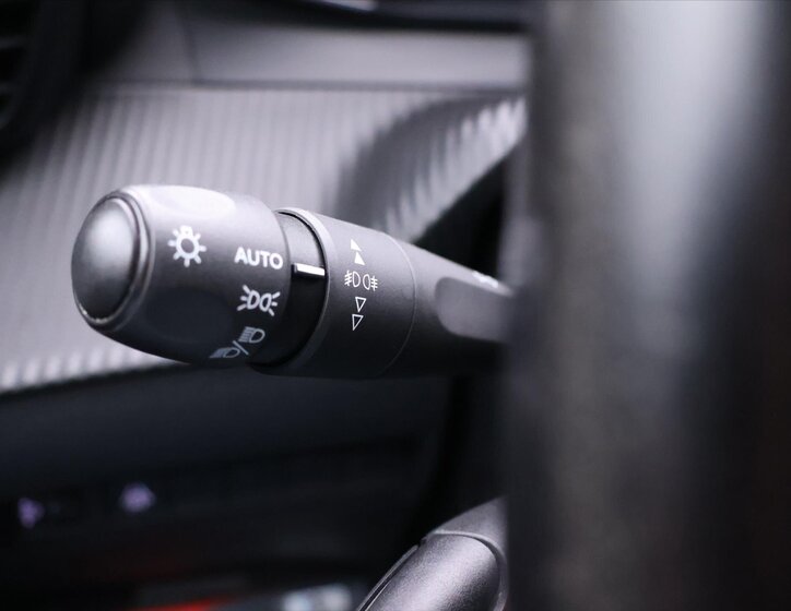 Peugeot 2008 SUV 1,2 l 74 kw