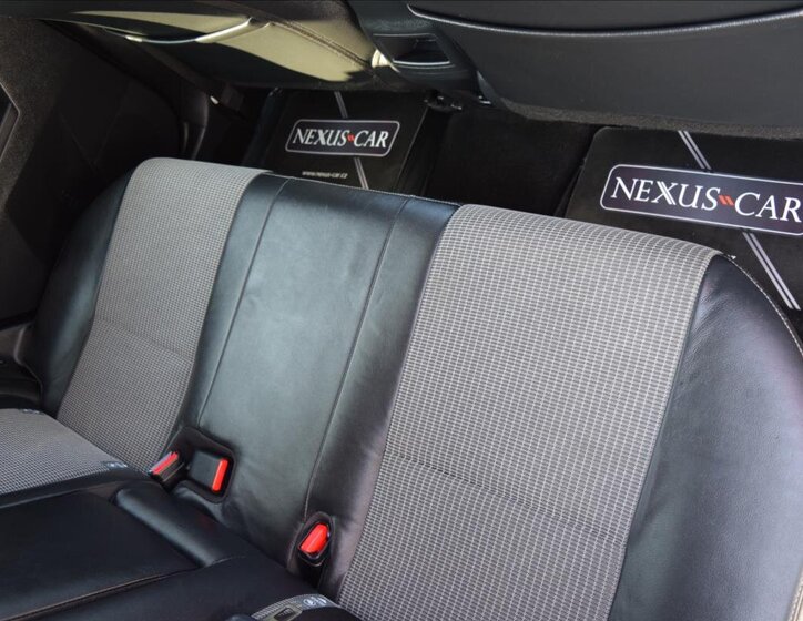 Toyota Auris Kombi 1,2 l 85 kw