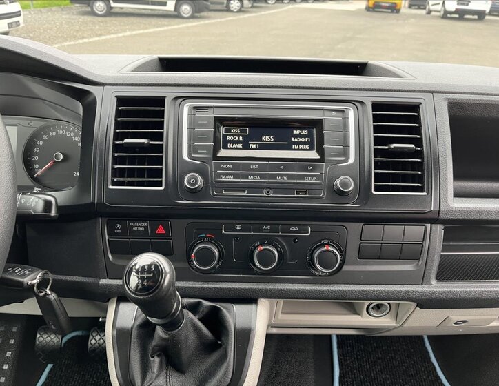 Volkswagen Transporter Kombi 2,0 l 62 kw