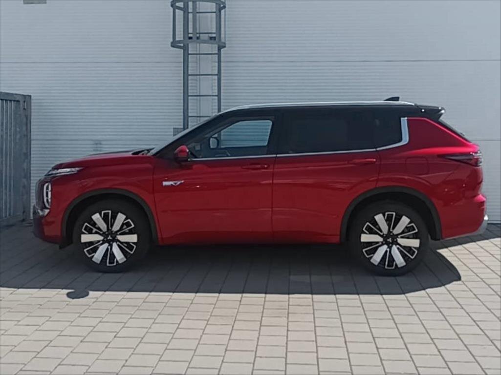 Mitsubishi Outlander SUV 2,4 l 225 kw