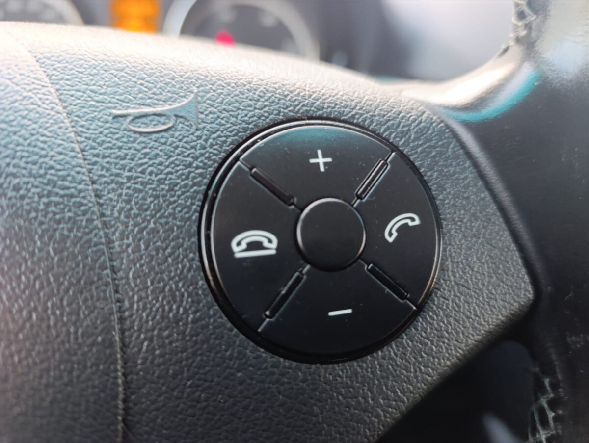 Mercedes-Benz Viano MPV 3,0 l 165 kw