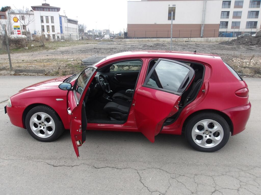 Alfa Romeo 147 Hatchback 1,6 l 77 kw