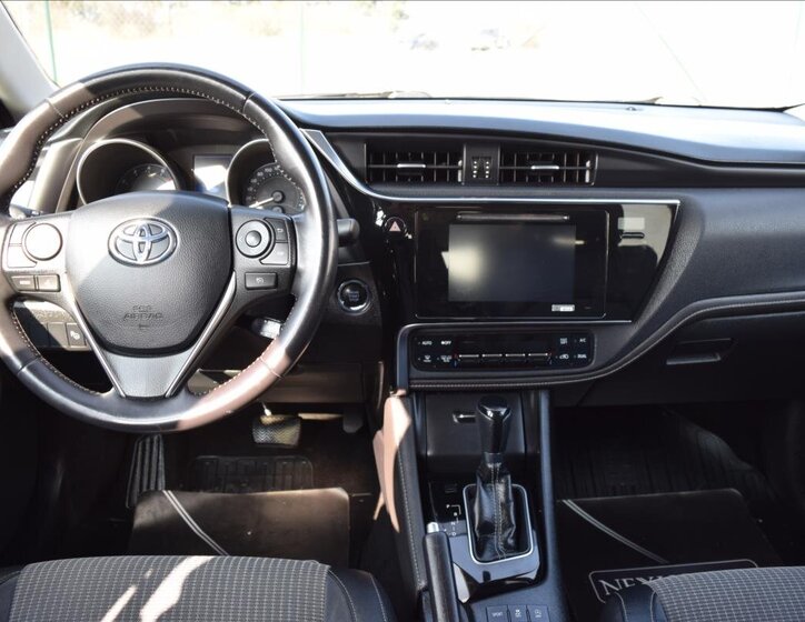 Toyota Auris Kombi 1,2 l 85 kw